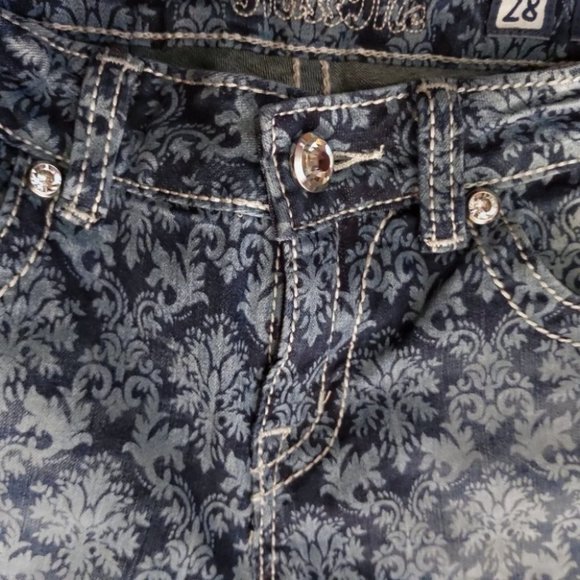 Miss Me Damask Navy Cuffed Capri Jeans 28 - Picture 7 of 9